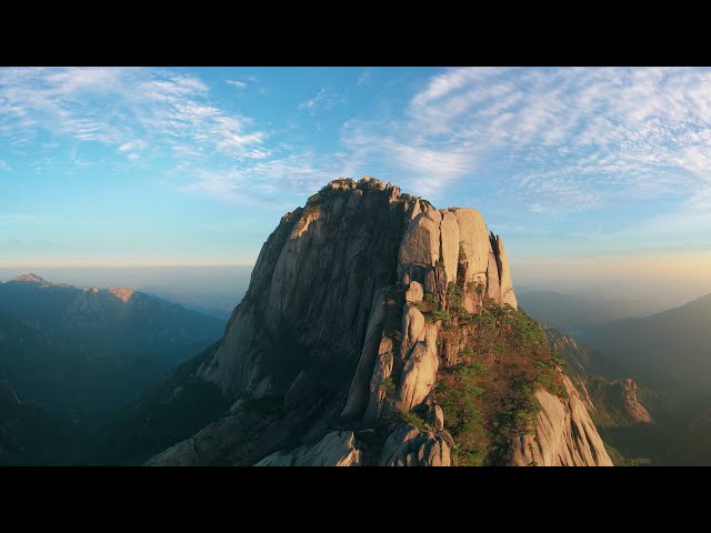 Huangshan mountains China Aerial 360 video in 12K