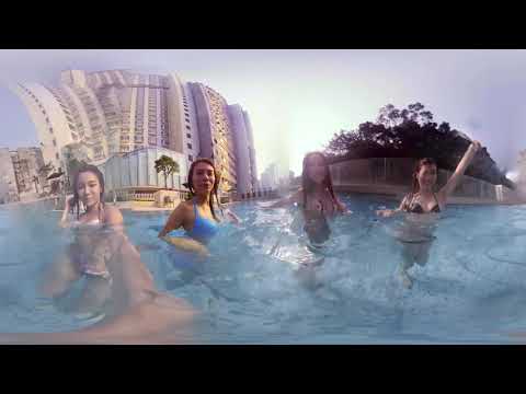 VR 360Beauty playing in the swimming poolHong kong