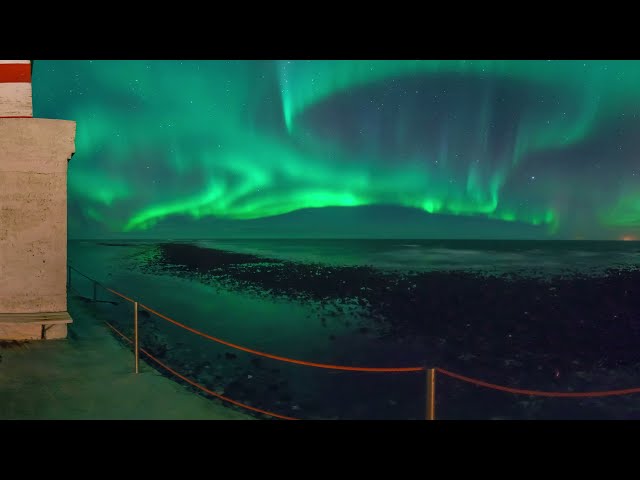 Northern lights in Iceland 360 video in 12K图2