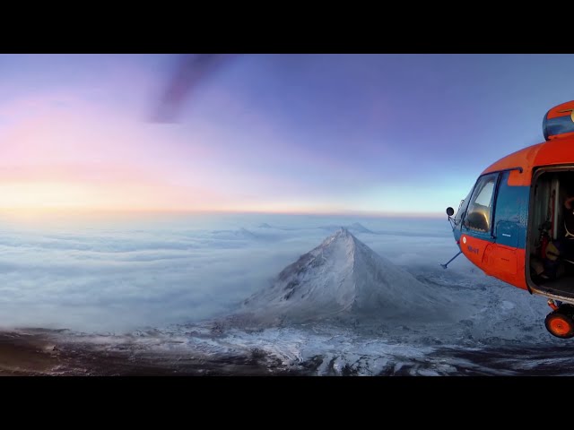 360 Eruption of Volcano Klyuchevskaya Sopka Kamchatka Russia 4K aerial video图1