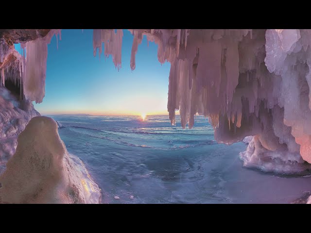 360 video Baikal Ice Looking at sunset from ice cave 12K timelapse图1