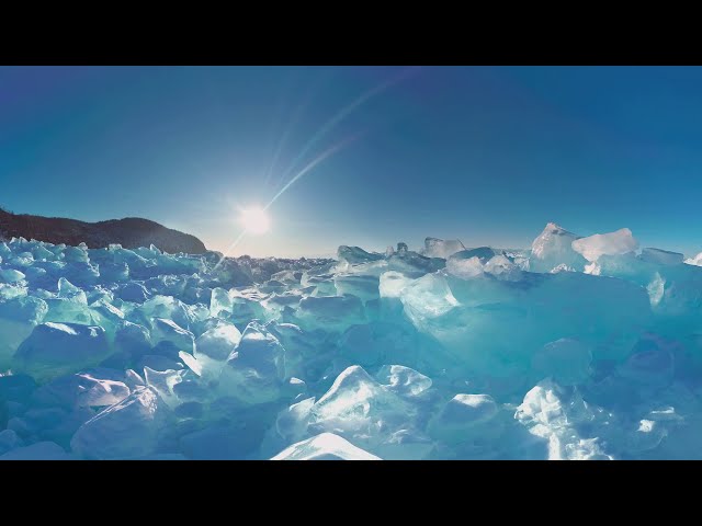 360 video Baikal Ice Looking at sunset from ice cave 12K timelapse图2