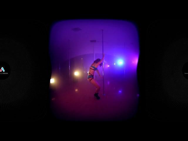 克劳迪娅雷尼ClaudiaReneePoles在VR虚拟现实中加入有毒混音图